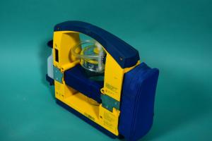 LAERDAL LSU 4000: Portable suction pump with self-test function, with AKKU and integrated