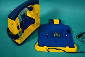 LAERDAL LSU 4000 , portable suction pump for mains and battery operation (delivery include