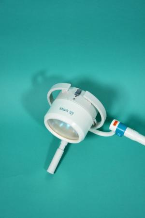 Dr. Mach 120F, focusable examination lamp 40 Watt for ceiling mounting, approx. 20,000Lux,